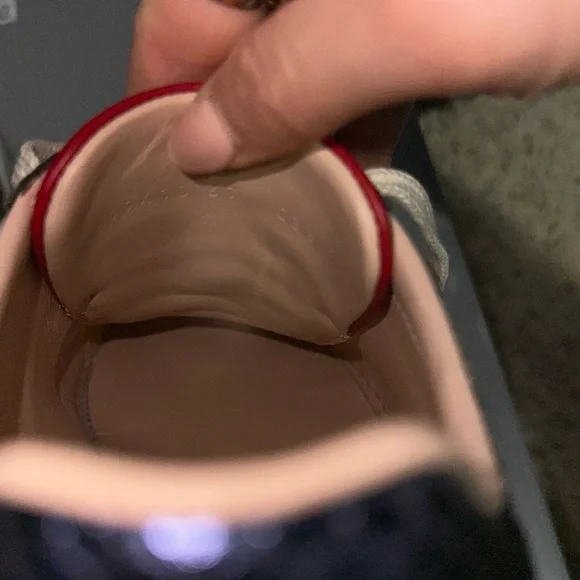 Gucci GG Supreme Canvas Low-Top Sneaker in Beige with Navy & Red Stripe
